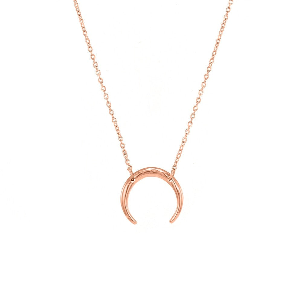 Naszyjnik z zawieszką w kształcie księżyca