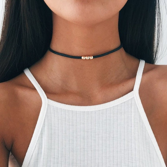 Naszyjnik typu choker z koralikami