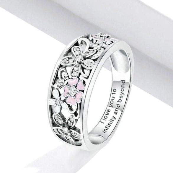 Pierścionek ażurowy z kwiatami