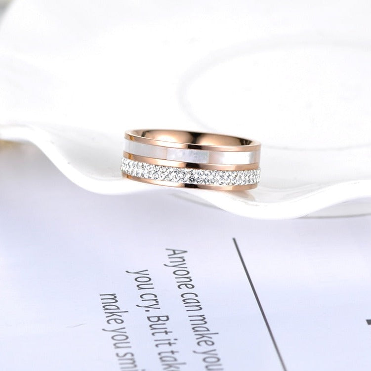 Obrączka z cyrkoniami