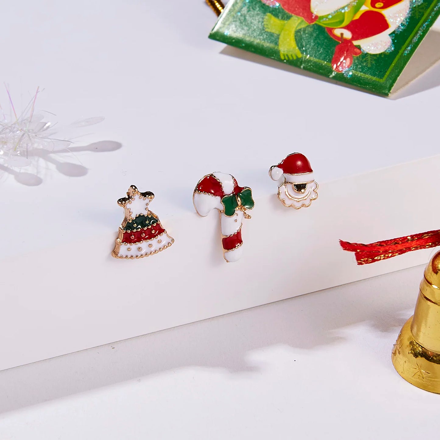 Zestaw przypinek świątecznych - choinka, laska świąteczna, Mikołaj