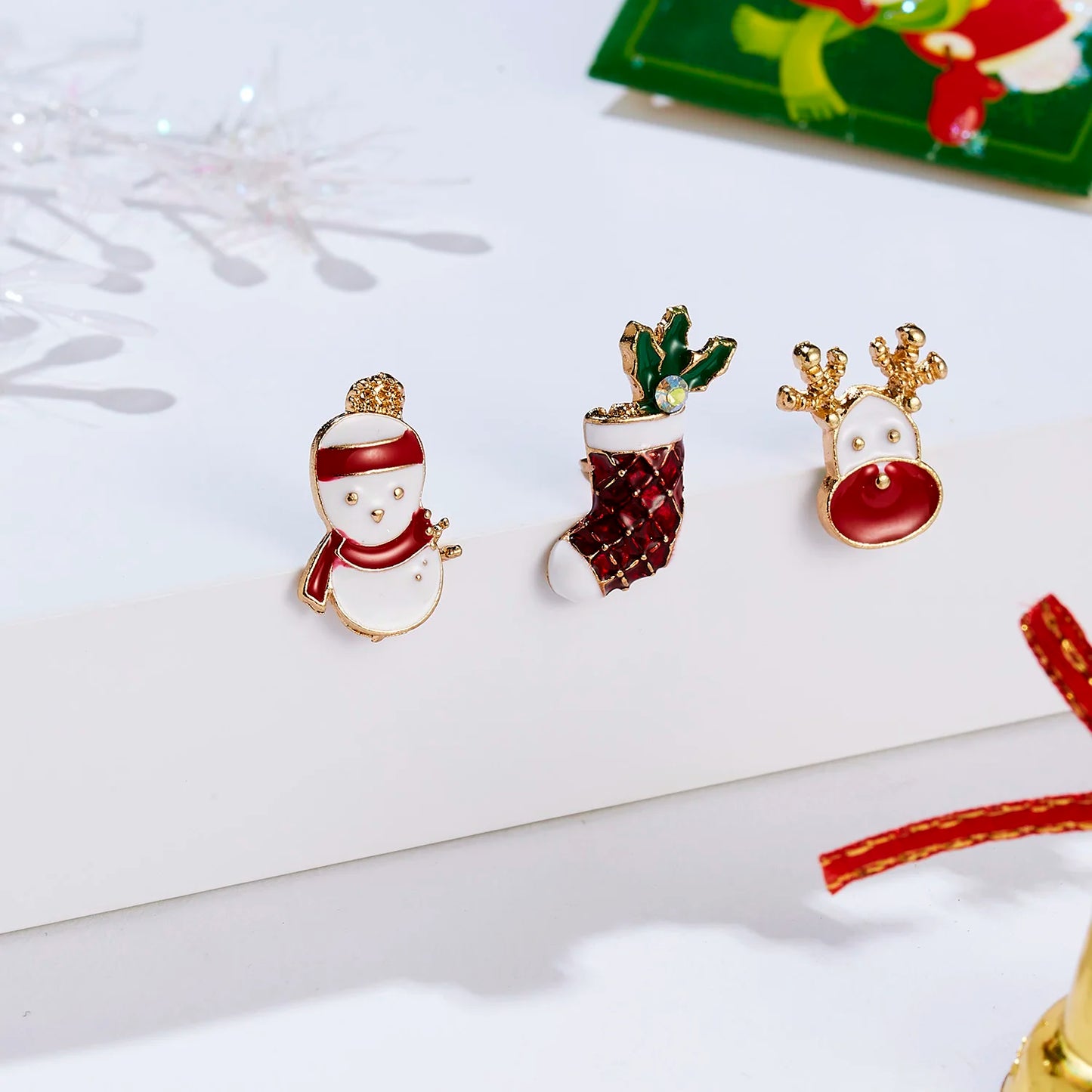Zestaw przypinek świątecznych - bałwan, renifer, skarpeta