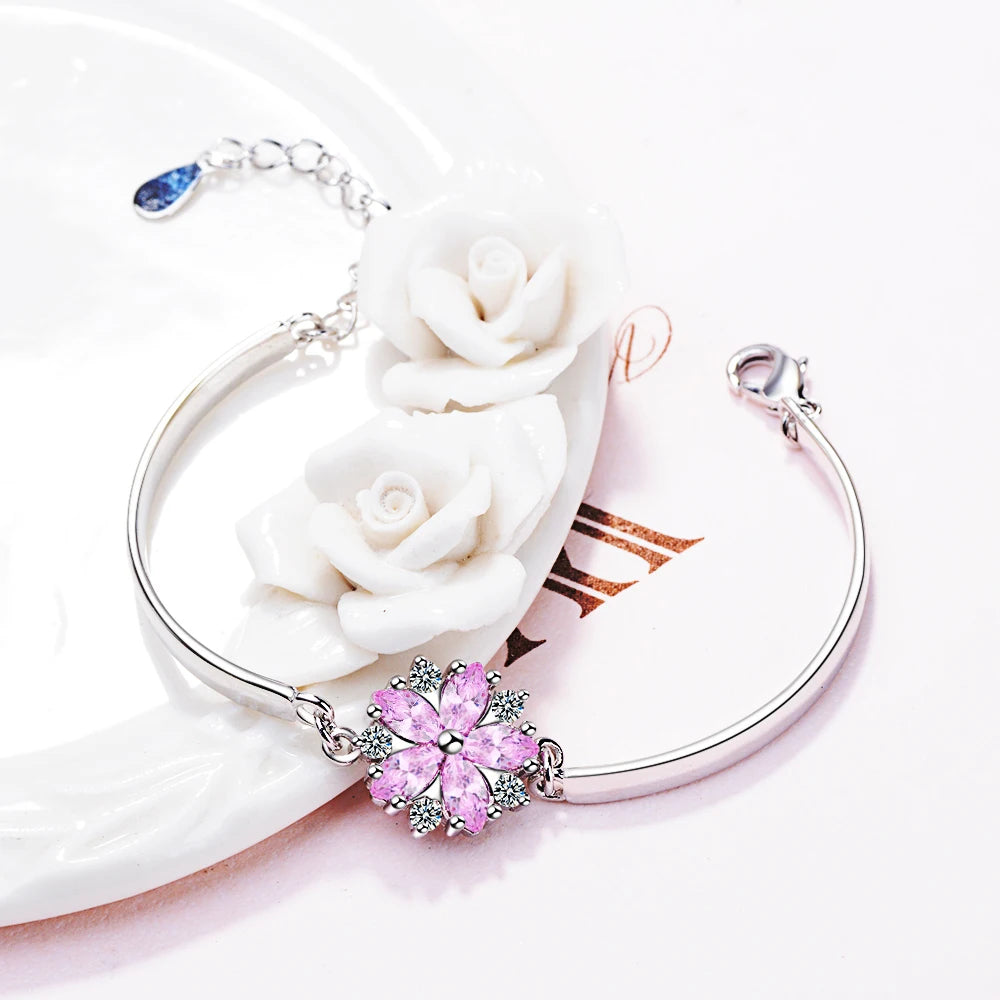 Bransoletka z motywem kwiatowym