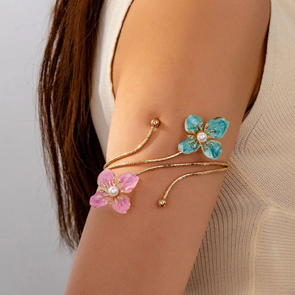 Bransoletka na ramię - kwiaty z perłą