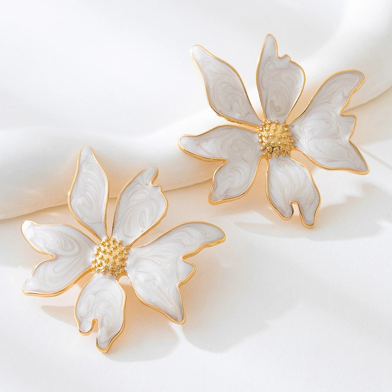 Kolczyki kwiaty o nieregularnym kształcie