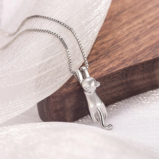 Naszyjnik z zawieszką kota