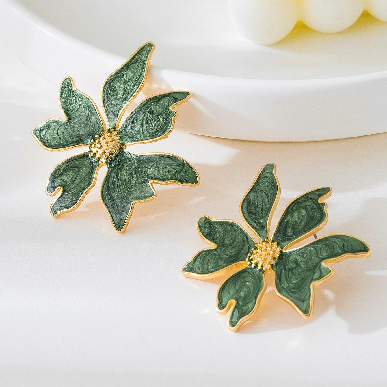 Kolczyki kwiaty o nieregularnym kształcie