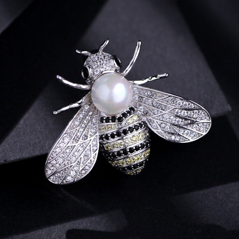 Broszka z imitacją perły - pszczółka