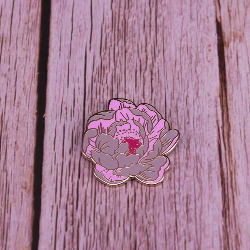Przypinka - kwiat peonii