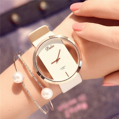 Damski minimalistyczny zegarek z geometrycznym motywem