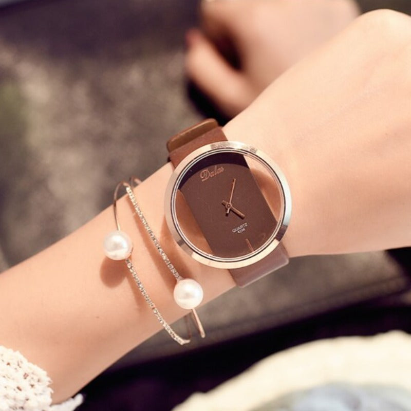 Damski minimalistyczny zegarek z geometrycznym motywem